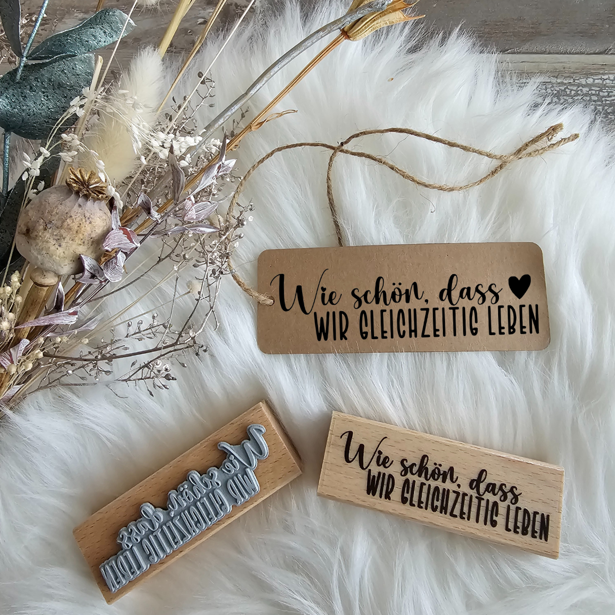 Stempel - Wie schön, dass wir gleichzeitig leben - Holz Holzstempel Deko Freundschaft Geburtstag